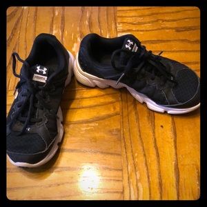 Under Armour tennis shoes